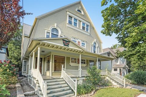 Photo of 340 Cherry Street, Grand Rapids, MI 49503 (MLS # 70499458)