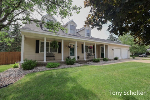 Photo of 7537 Woodside Drive, Hudsonville, MI 49426 (MLS # 70538235)