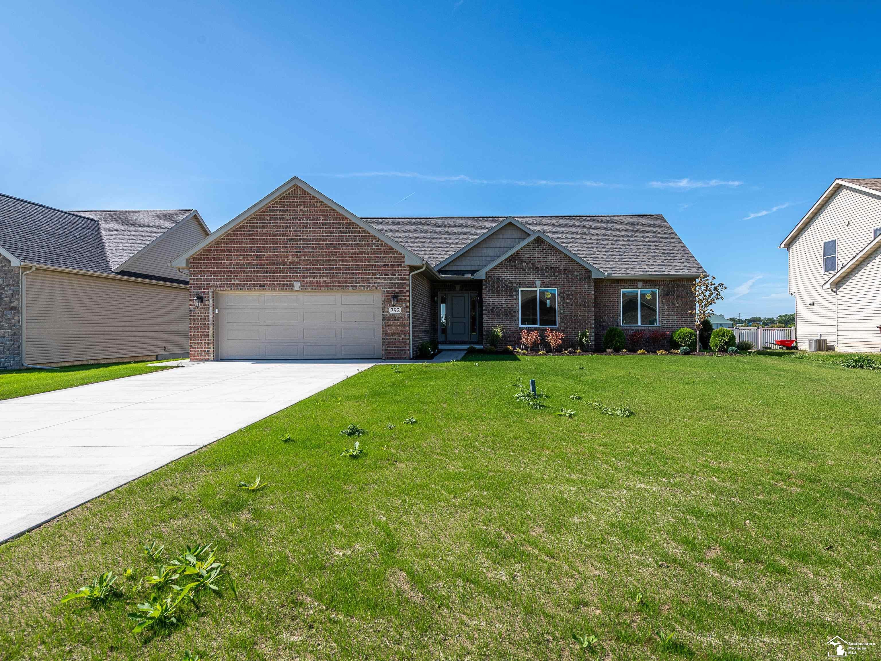 792 E Sweet Briar Lane