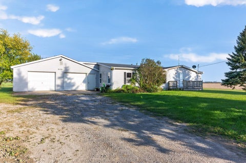 Photo of 3753 Garfield Road, Auburn, MI 48611 (MLS # 50224568)