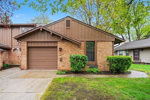 Photo of 1859 Allenway Court, Rochester Hills, MI 48309 (MLS # 70528638)