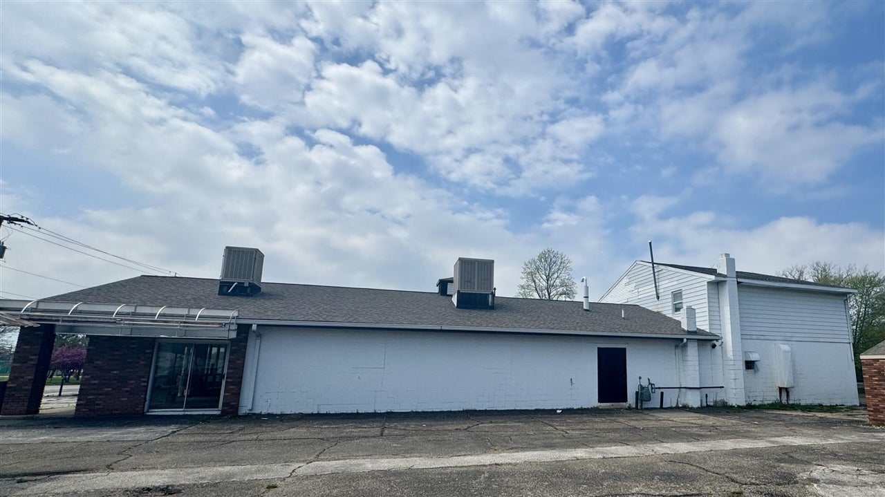 1015 E Napier Avenue