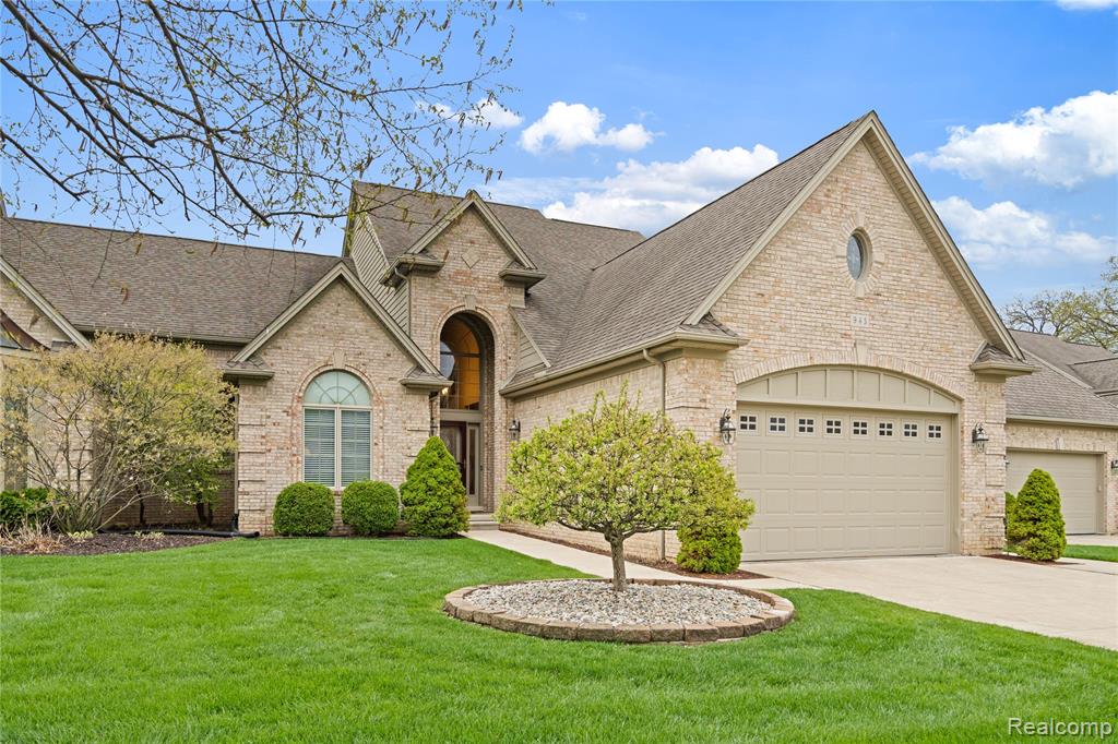 945 Saint James Park Avenue