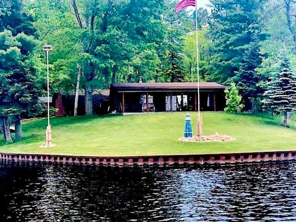 Photo of 1627 Riverside Drive, Gladwin, MI 48624 (MLS # 50209162)
