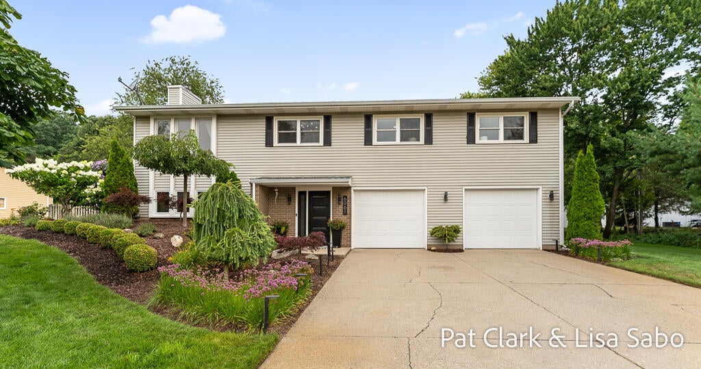 6061 Ridgeview Drive