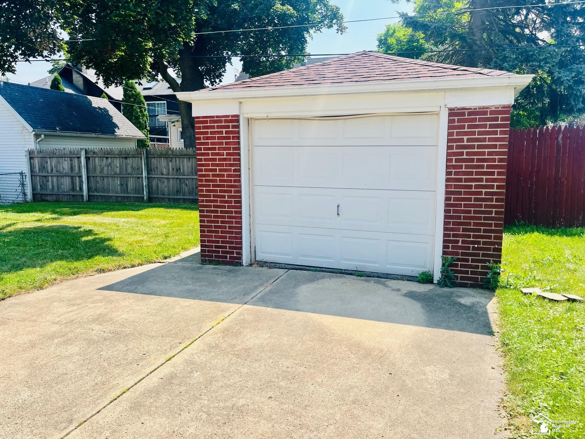 Monroe, Michigan 48162, United States, 2 Bedrooms Bedrooms, ,2 BathroomsBathrooms,Residential,Pending,192849