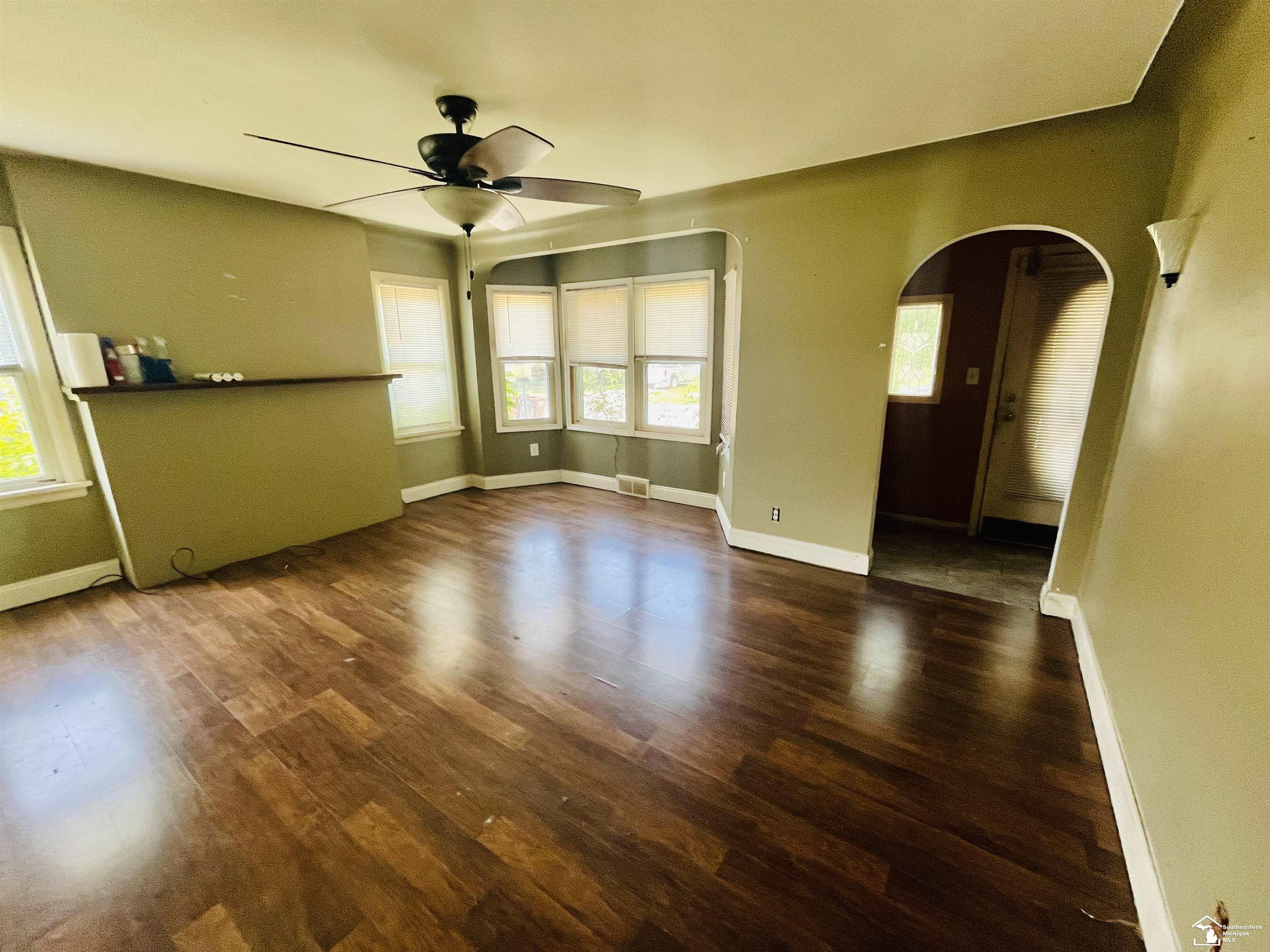 Monroe, Michigan 48162, United States, 2 Bedrooms Bedrooms, ,2 BathroomsBathrooms,Residential,Pending,192849