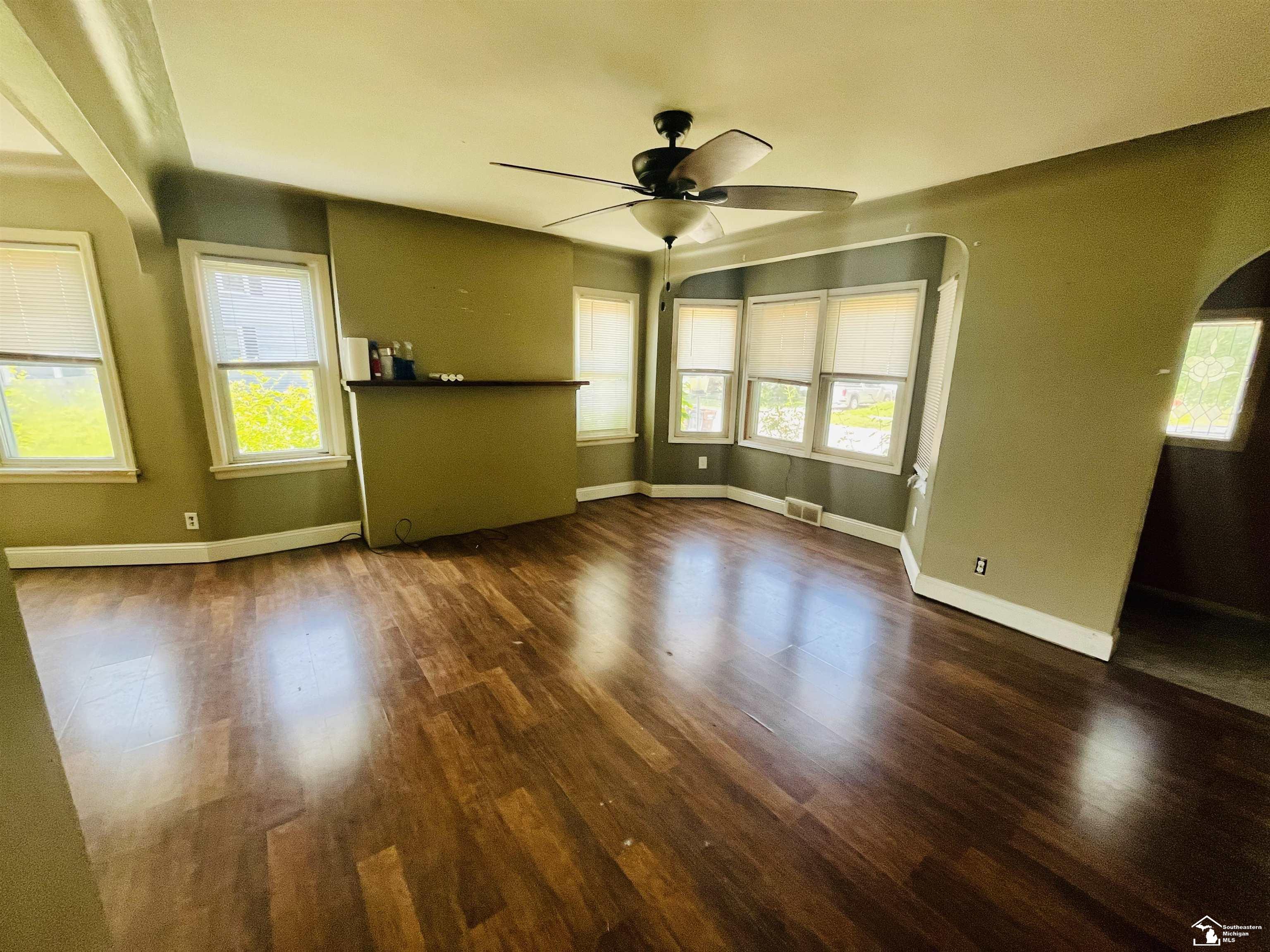 Monroe, Michigan 48162, United States, 2 Bedrooms Bedrooms, ,2 BathroomsBathrooms,Residential,Pending,192849