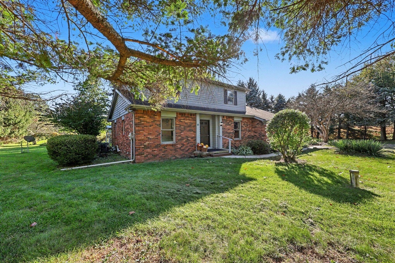 5715 W Erie Road