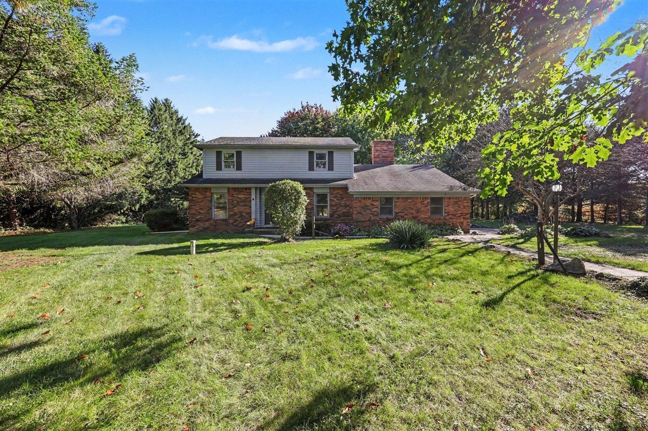 5715 W Erie Road