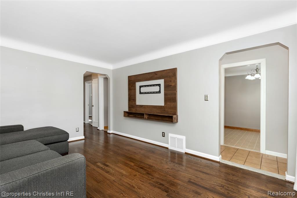 114 E Webster Road