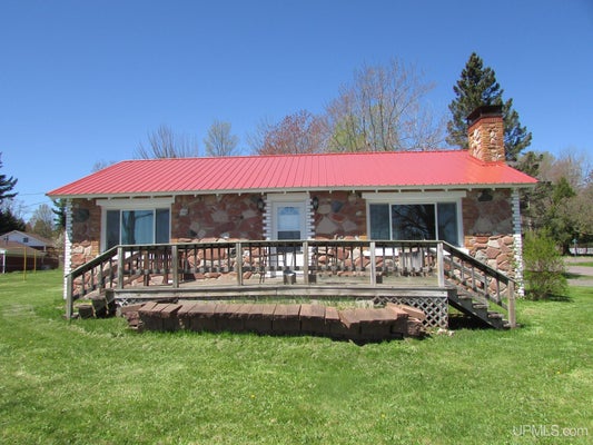 204 5TH ST, BARAGA, MI 49908 - Image afe62dd0aeaa98ce09acfdf4fb5df339/3912795236