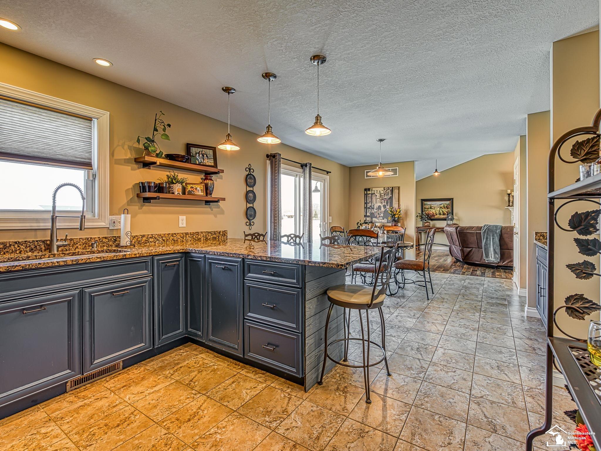 784 E Sweet Briar Lane