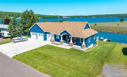 Photo of 7023 Sandpiper Drive, Houghton, MI 49931 (MLS # 50218186)