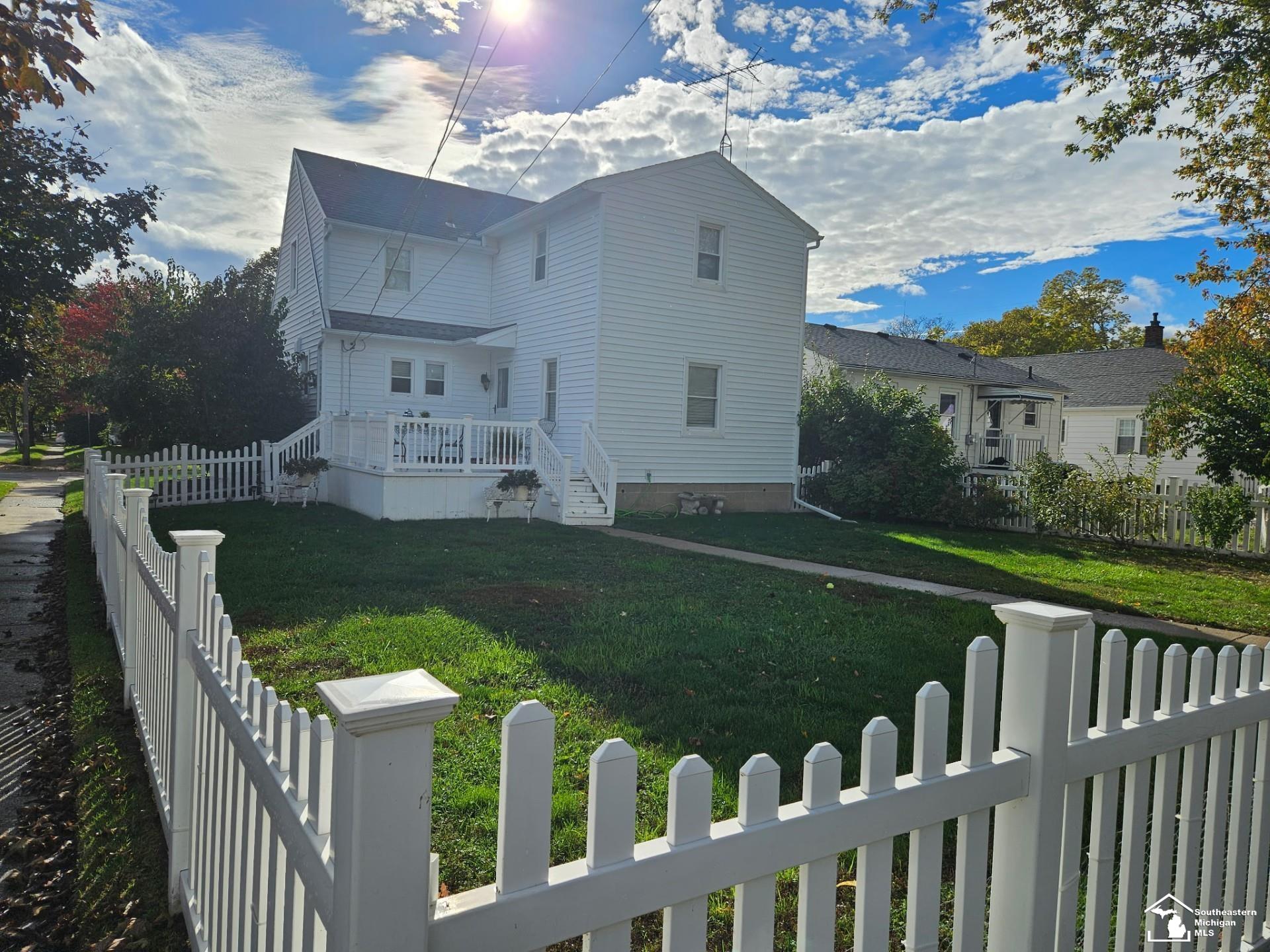 425 Parkwood Avenue