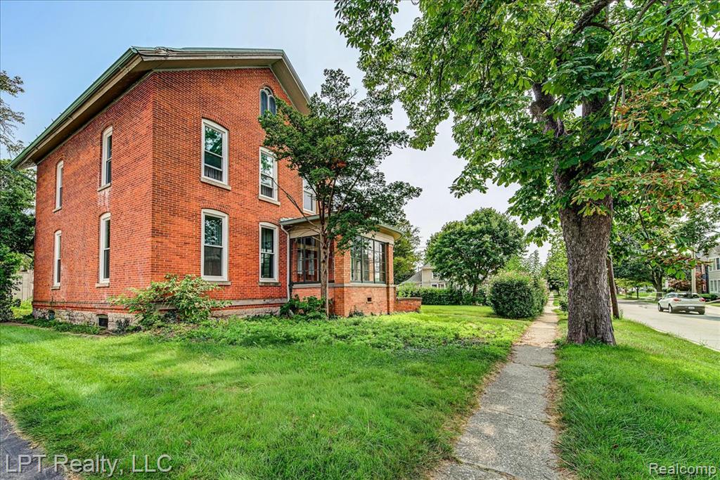 206 N Macomb Street