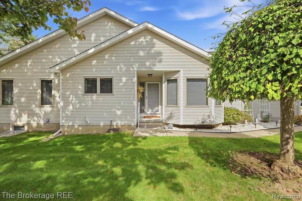 9360 Isabella Lane