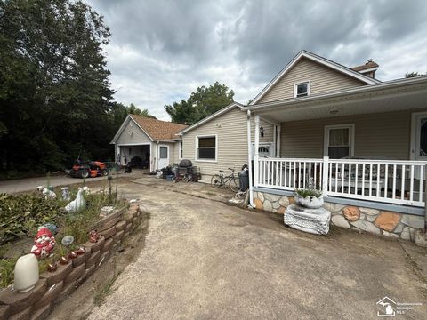 261 Carleton Rockwood Road Carleton MI 48117