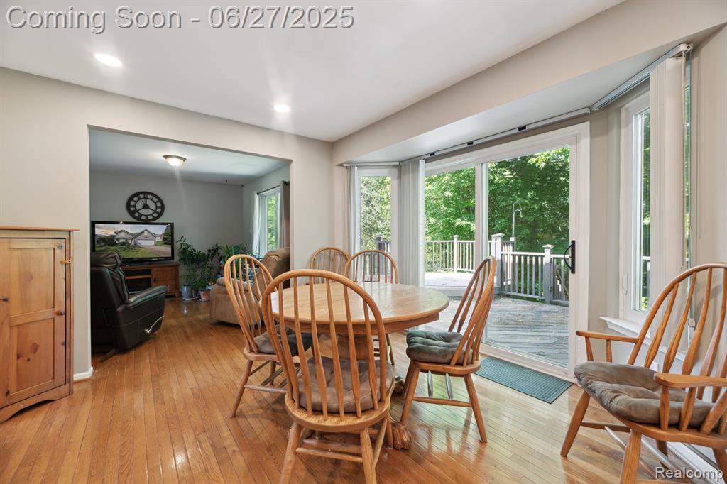 Oxford, Michigan 48371, United States, 4 Bedrooms Bedrooms, ,3 BathroomsBathrooms,Residential,Pending,192824