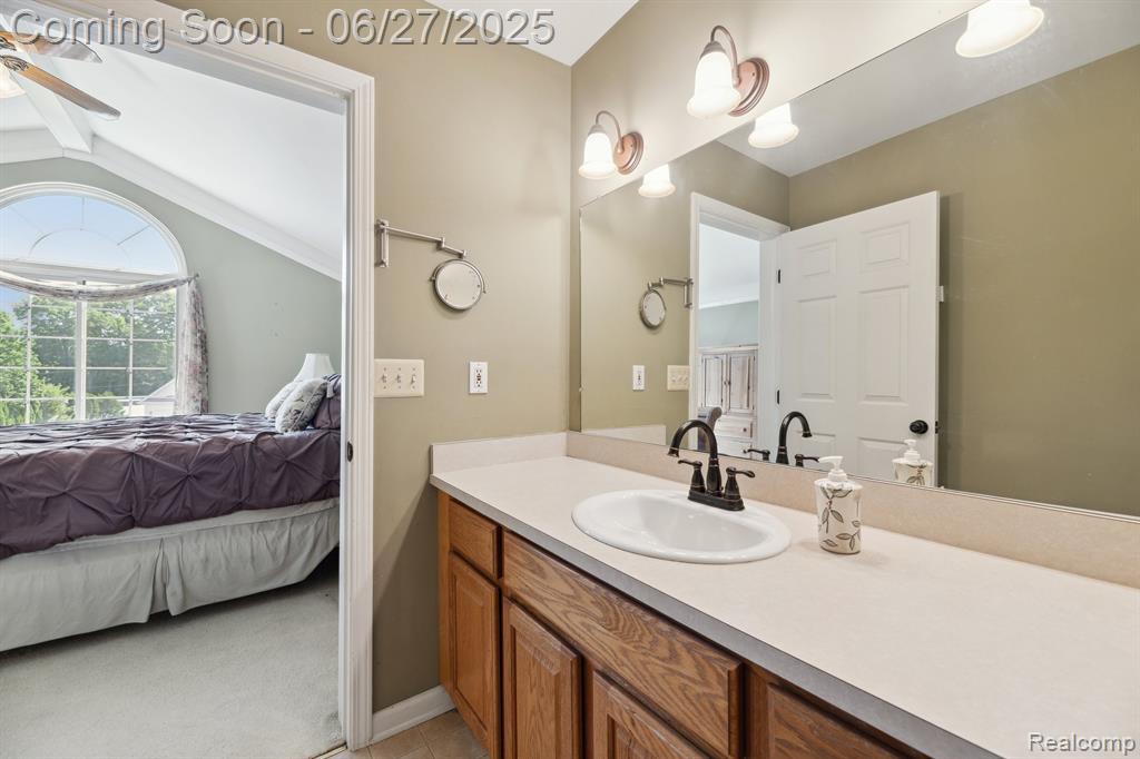 Oxford, Michigan 48371, United States, 4 Bedrooms Bedrooms, ,3 BathroomsBathrooms,Residential,Pending,192824