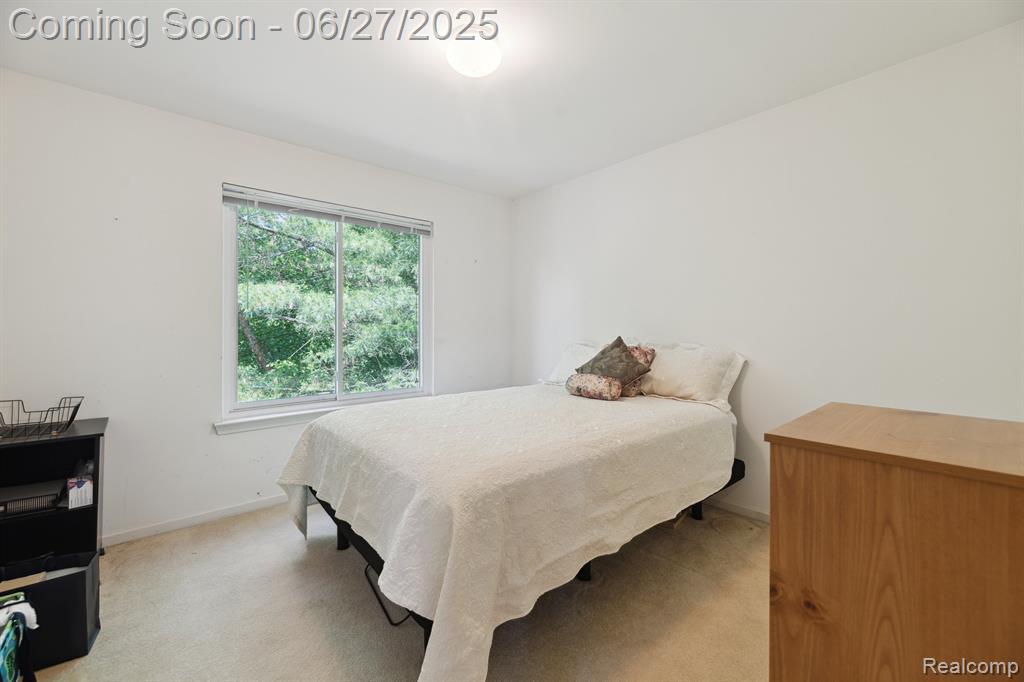 Oxford, Michigan 48371, United States, 4 Bedrooms Bedrooms, ,3 BathroomsBathrooms,Residential,Pending,192824