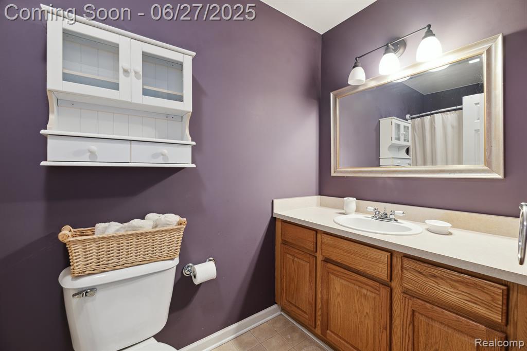 Oxford, Michigan 48371, United States, 4 Bedrooms Bedrooms, ,3 BathroomsBathrooms,Residential,Pending,192824