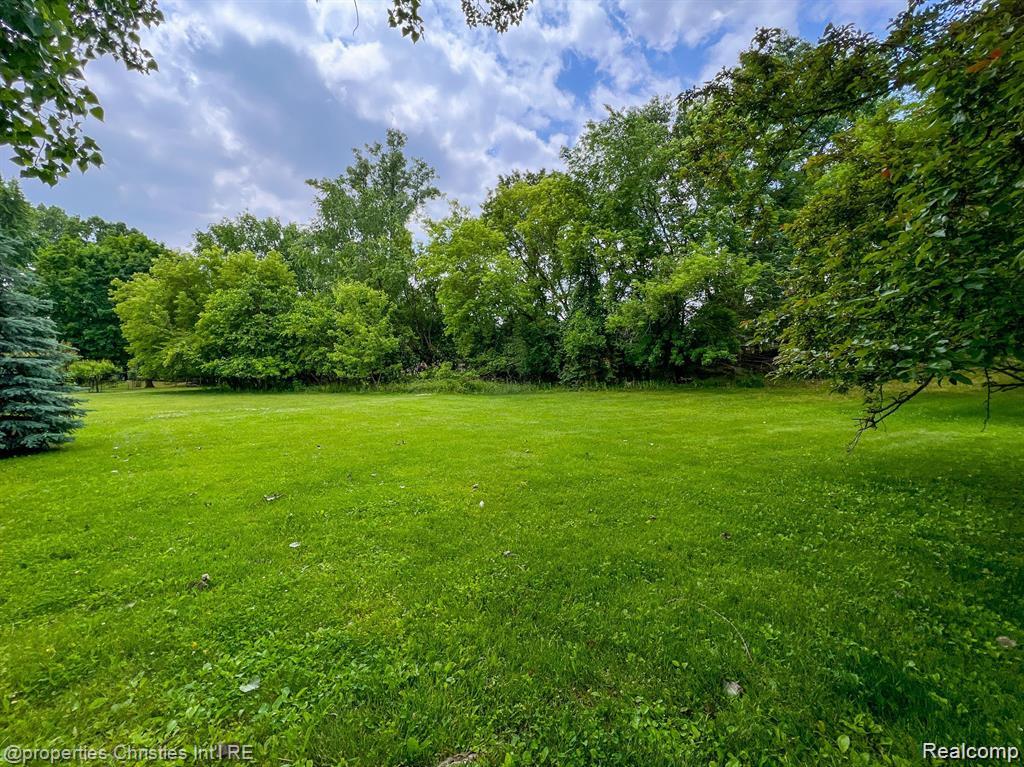 Rochester Hills, Michigan 48309, United States, 3 Bedrooms Bedrooms, ,2 BathroomsBathrooms,Residential,Active,214974