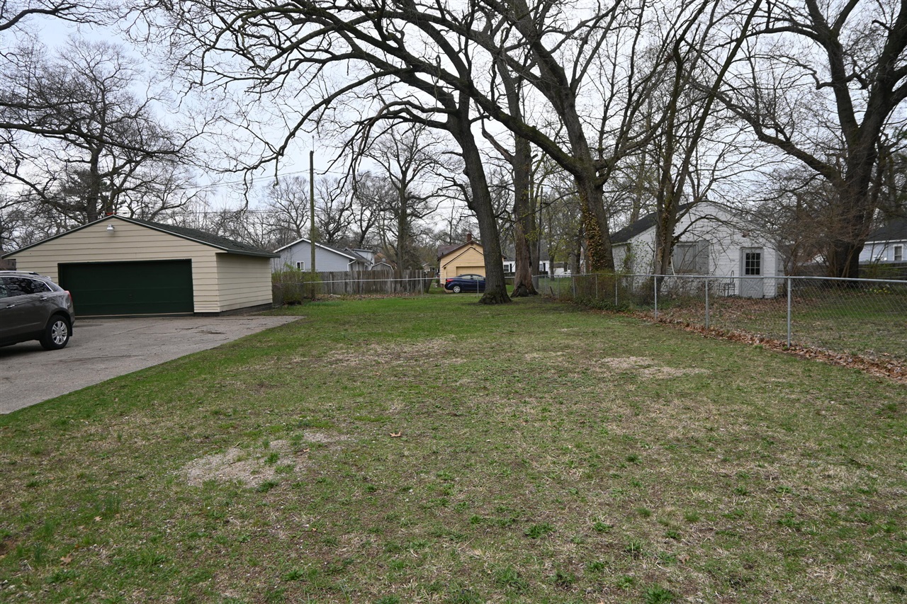 2413 Leahy Street