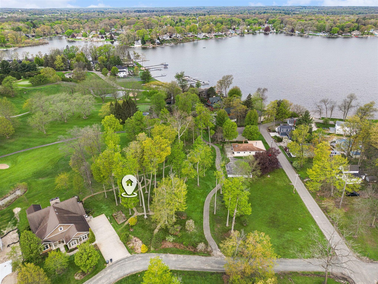 4862 Knoll Court