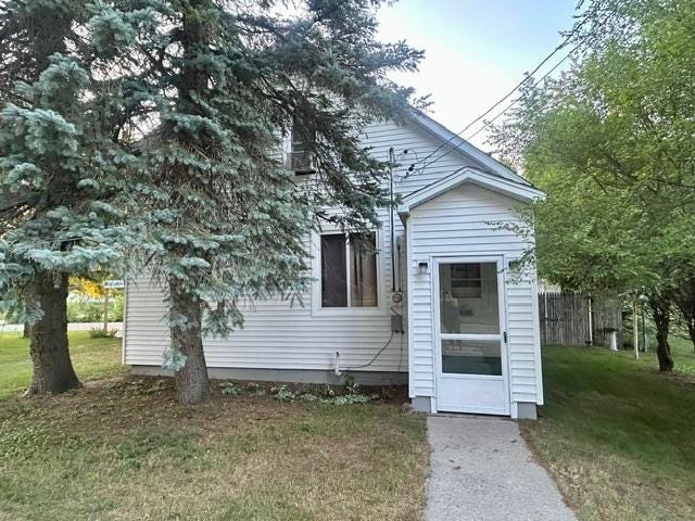 Photo of 706 W Beech Street, Gladwin, MI 48624 (MLS # 50217535)