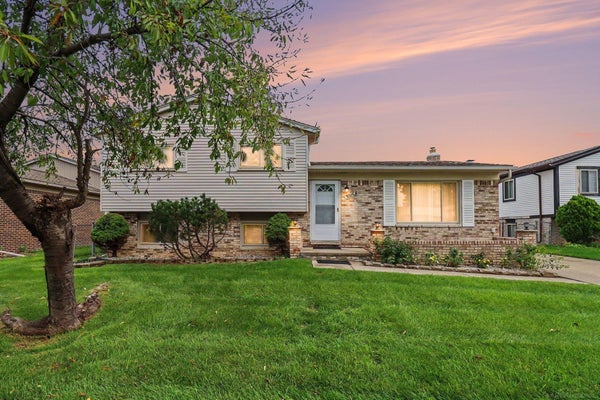 39158 ROLAND DR, STERLING HEIGHTS, MI 48310 - Image b49adaec5c69003da4e83d2bb1d2f299/1176850235