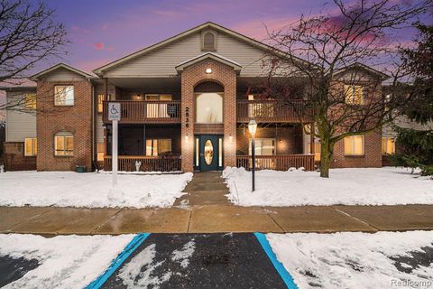 Photo of 2536 Eagles Circle 8 #8, Ypsilanti, MI 48197 (MLS # 60959875)