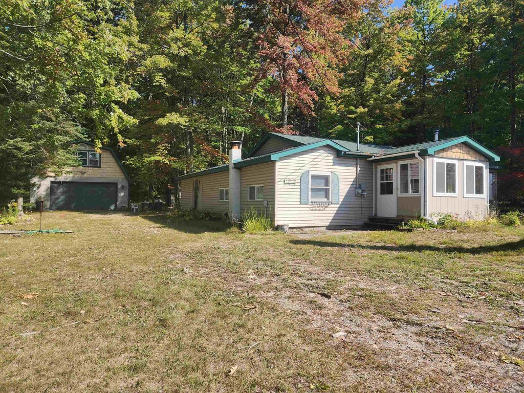 Photo of 3143 Forest Road, Harrison, MI 48625 (MLS # 50188607)