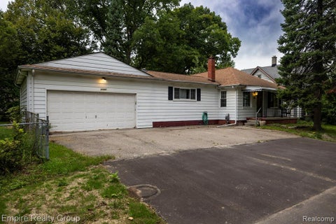 Photo of 21331 Collingham Avenue, Farmington Hills, MI 48336 (MLS # 61034298)