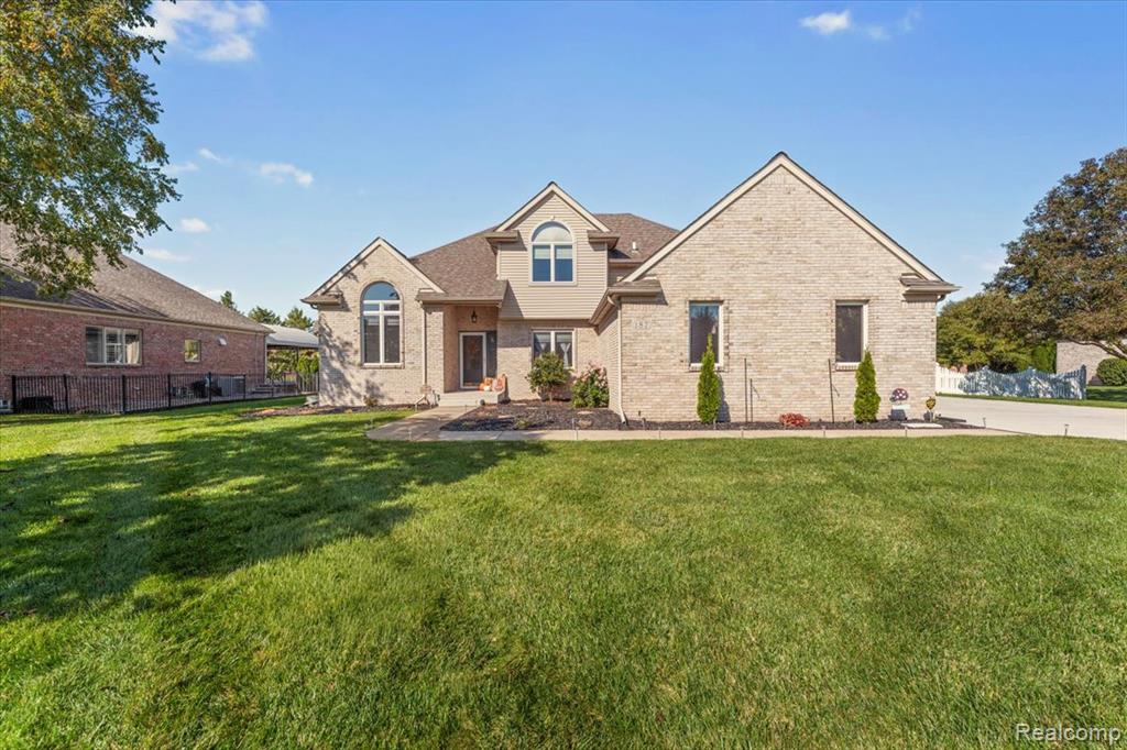 187 Golfview Way