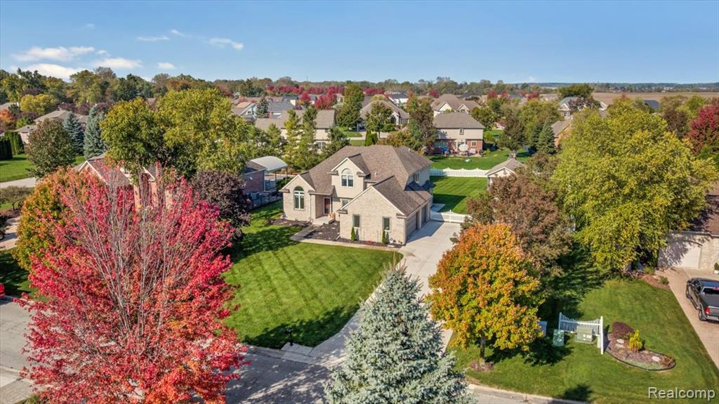 187 Golfview Way