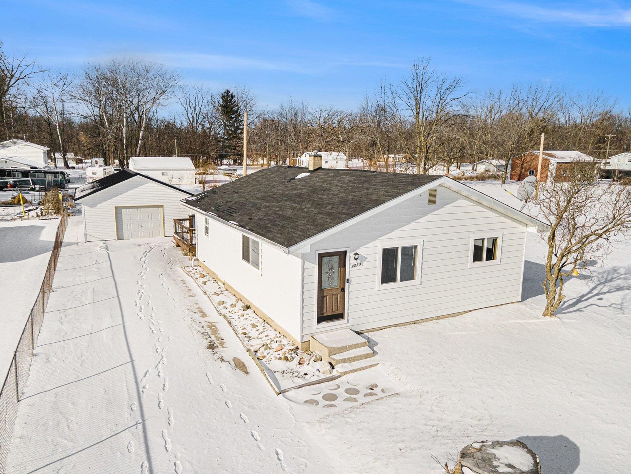 4223 Quanicassee Road