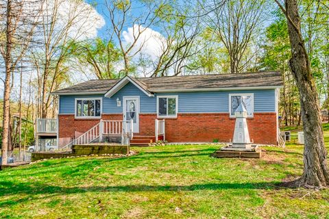 Photo of 2696 Universal Drive, Pinckney, MI 48169 (MLS # 70523262)