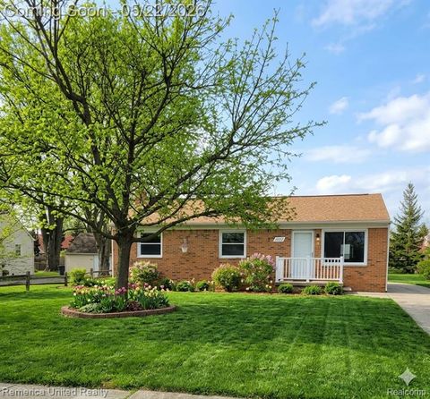 Photo of 11722 Haller Street, Livonia, MI 48150 (MLS # 60994387)