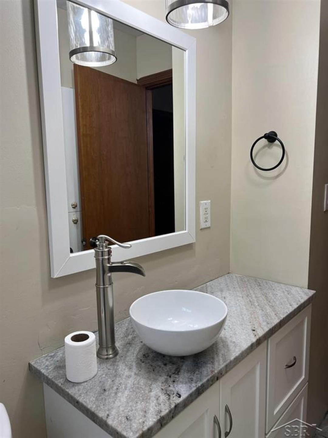 Midland, Michigan 48642, United States, 3 Bedrooms Bedrooms, ,2 BathroomsBathrooms,Residential,Active,249871