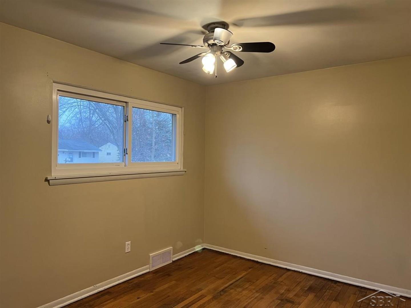 Midland, Michigan 48642, United States, 3 Bedrooms Bedrooms, ,2 BathroomsBathrooms,Residential,Active,249871