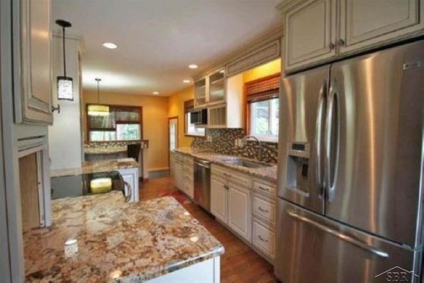 Midland, Michigan 48642, United States, 3 Bedrooms Bedrooms, ,2 BathroomsBathrooms,Residential,Active,249871