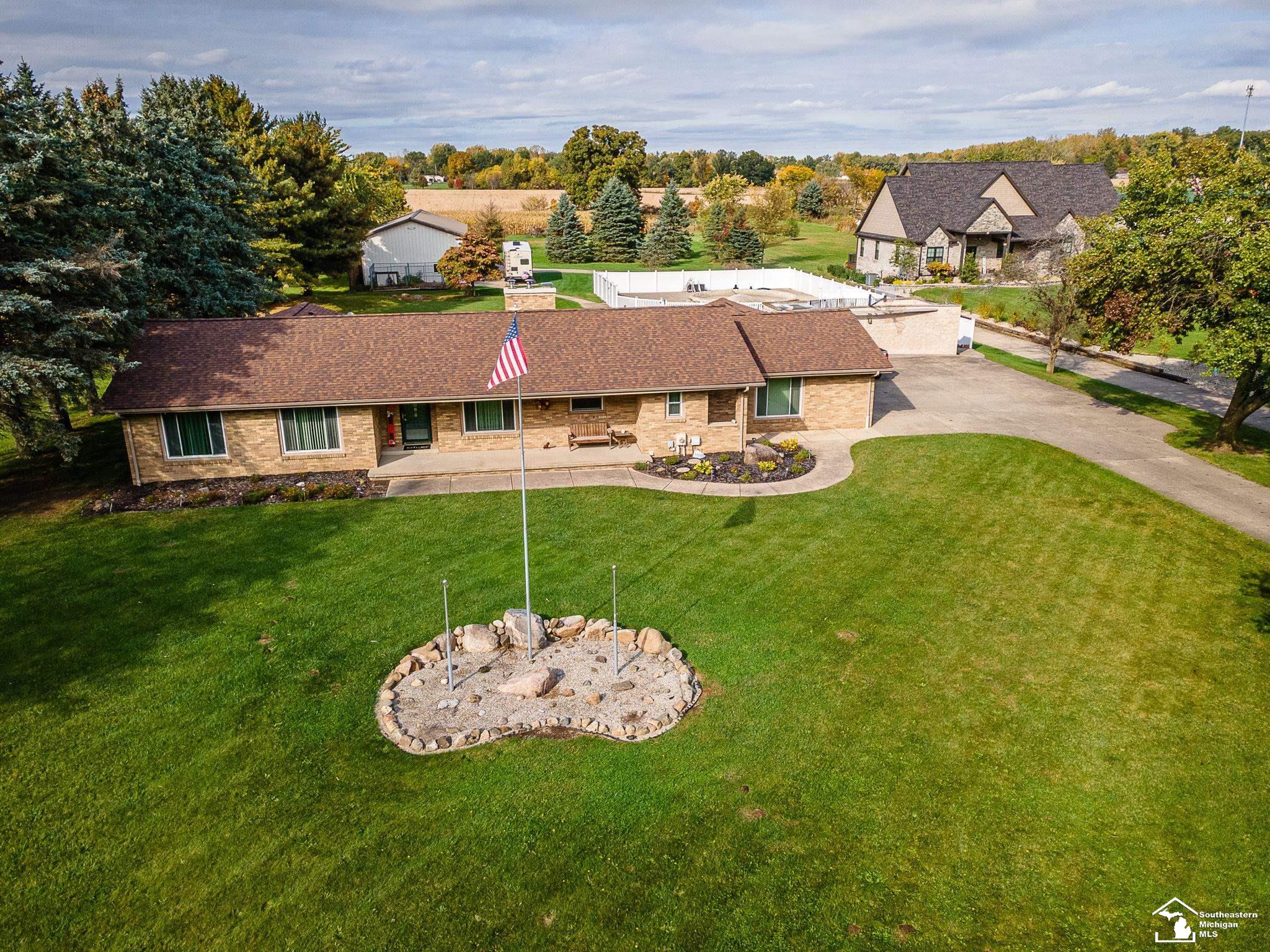 3096 W Stein Road