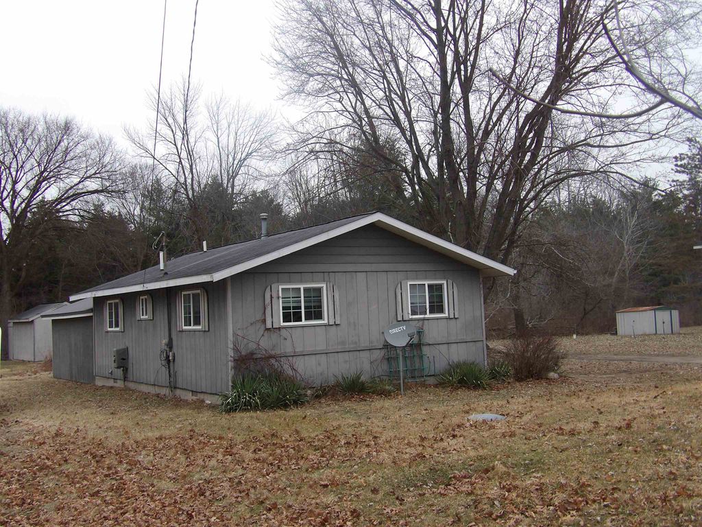 Photo of 451 E Ludington Avenue, Farwell, MI 48622 (MLS # 50201191)