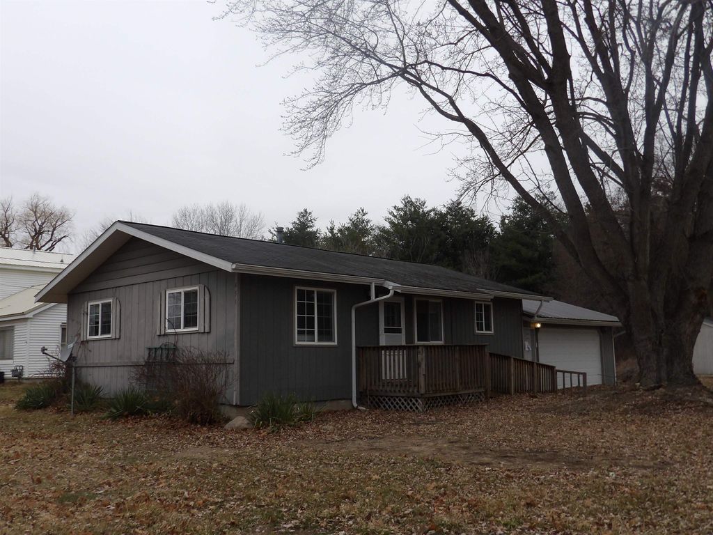 Photo of 451 E Ludington Avenue, Farwell, MI 48622 (MLS # 50201191)