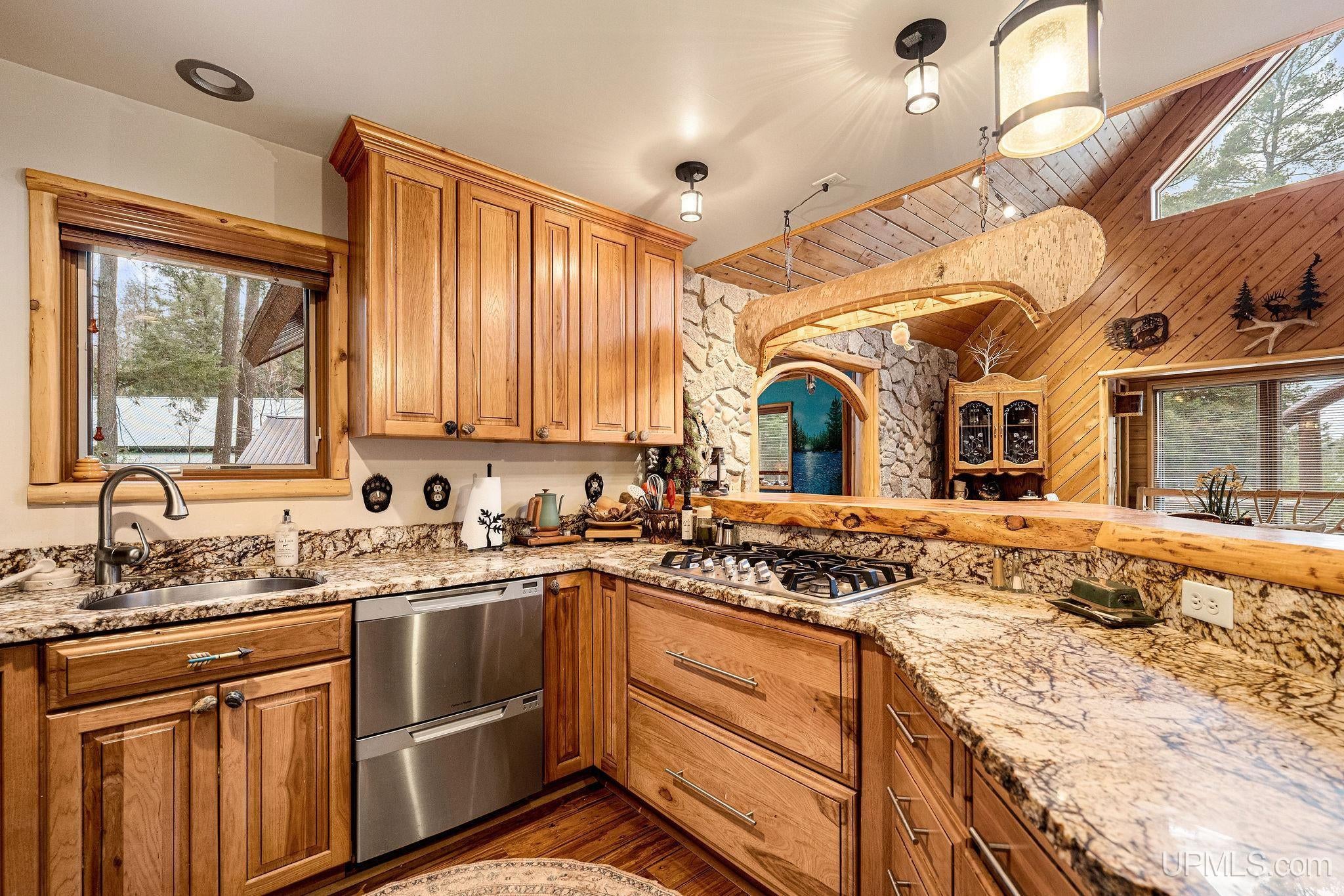 505 E Bass Woods Ln, Gwinn, MI, 49841, USA, 3 Bedrooms Bedrooms, ,3 BathroomsBathrooms,Residential,Active,505 E Bass Woods Ln,50206341
