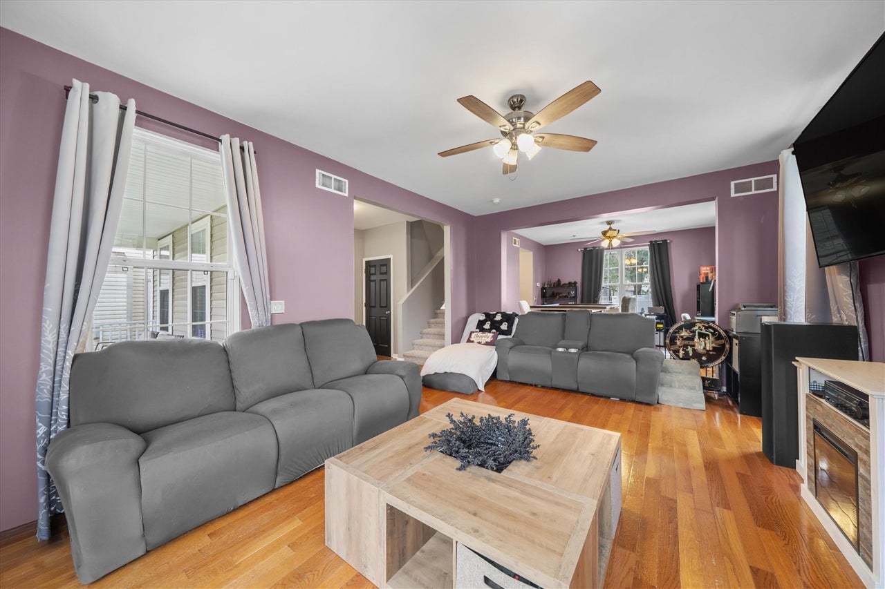 909 Crescent Drive
