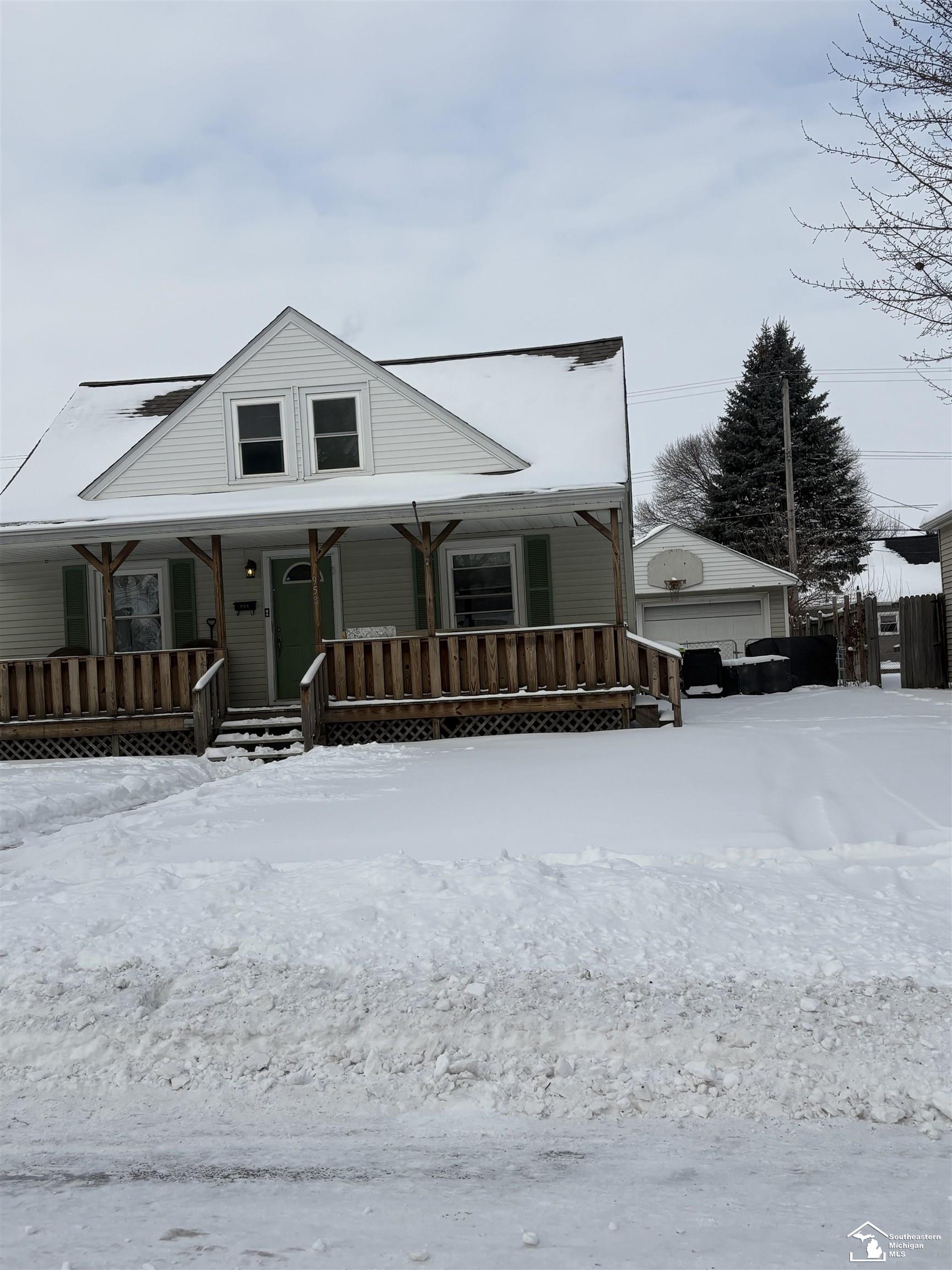 958 Woodville Avenue