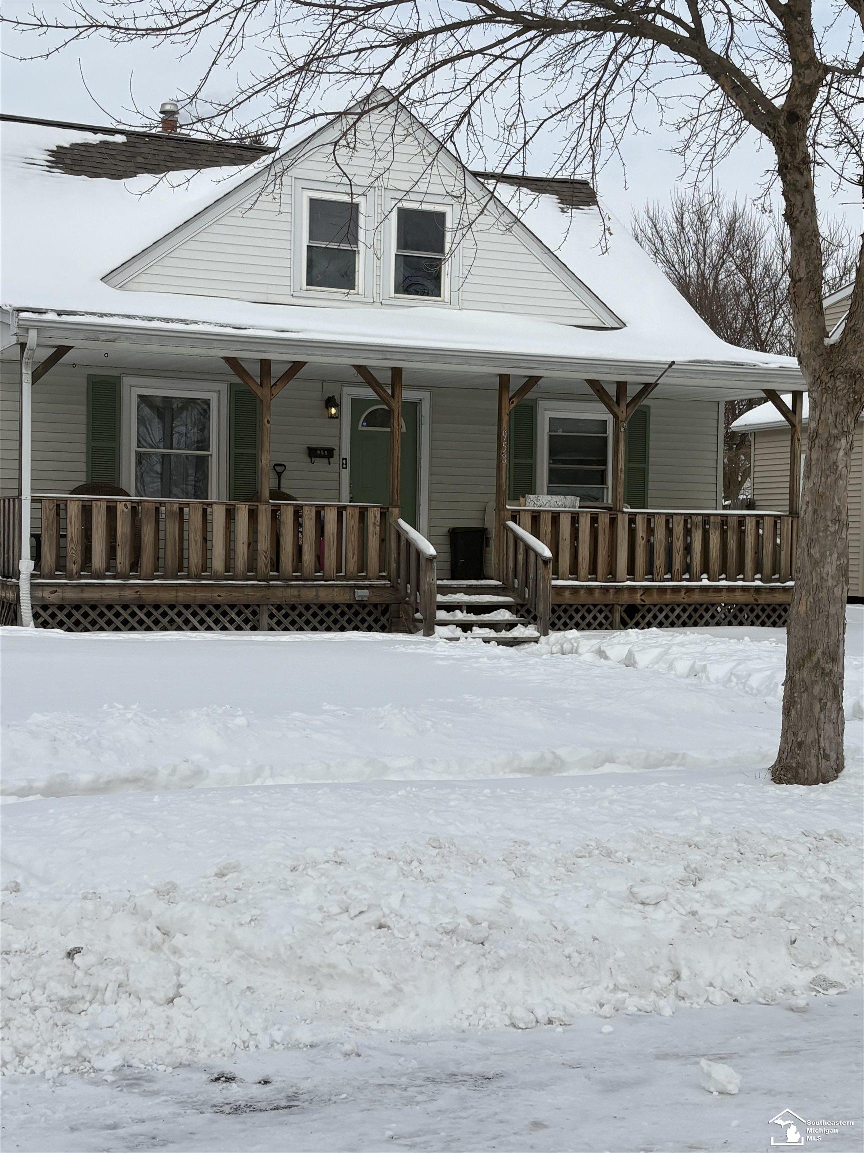 958 Woodville Avenue