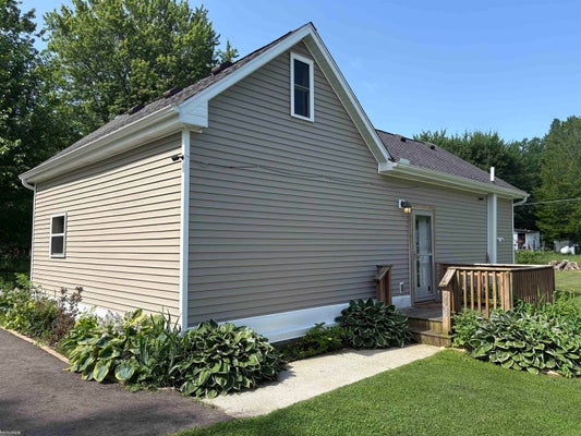 1718 MONTAGUE ST, DEFORD, MI 48729 - Image b9ae8df42dfa6012fc89ffc16b43f964/3568993374